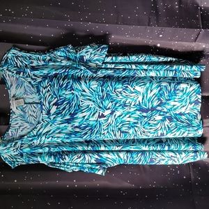 Catherine's 4X (30/32W) short sleeve  peekaboo cutout shoulder blouse.